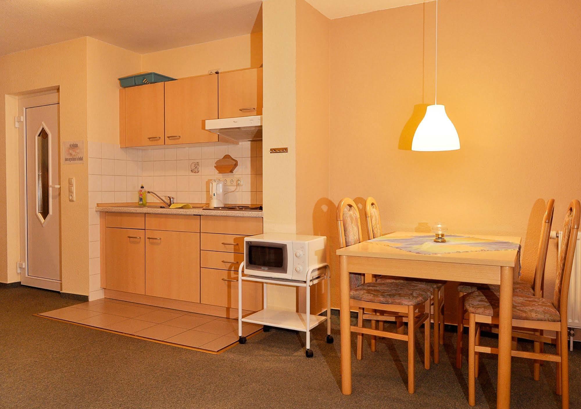 Pension Zum Riedensee Bastorf Экстерьер фото