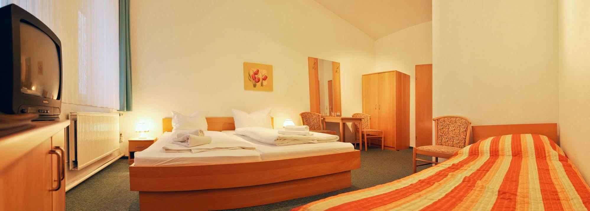 Pension Zum Riedensee Bastorf Экстерьер фото